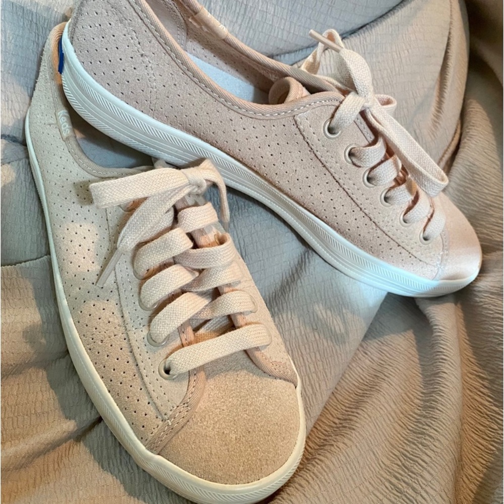 Brand new light pink keds